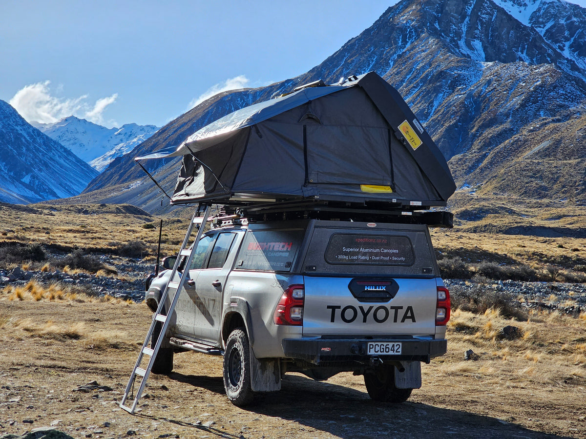 EEZI-AWN SWORD Jumbo/Family Hard Shell Roof Tent - image 6
