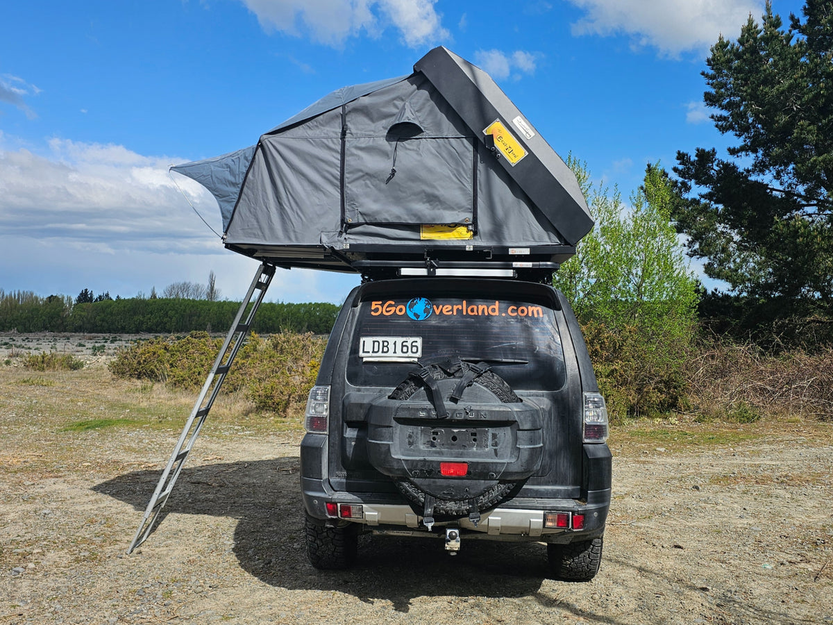 EEZI-AWN SWORD Jumbo/Family Hard Shell Roof Tent - image 4