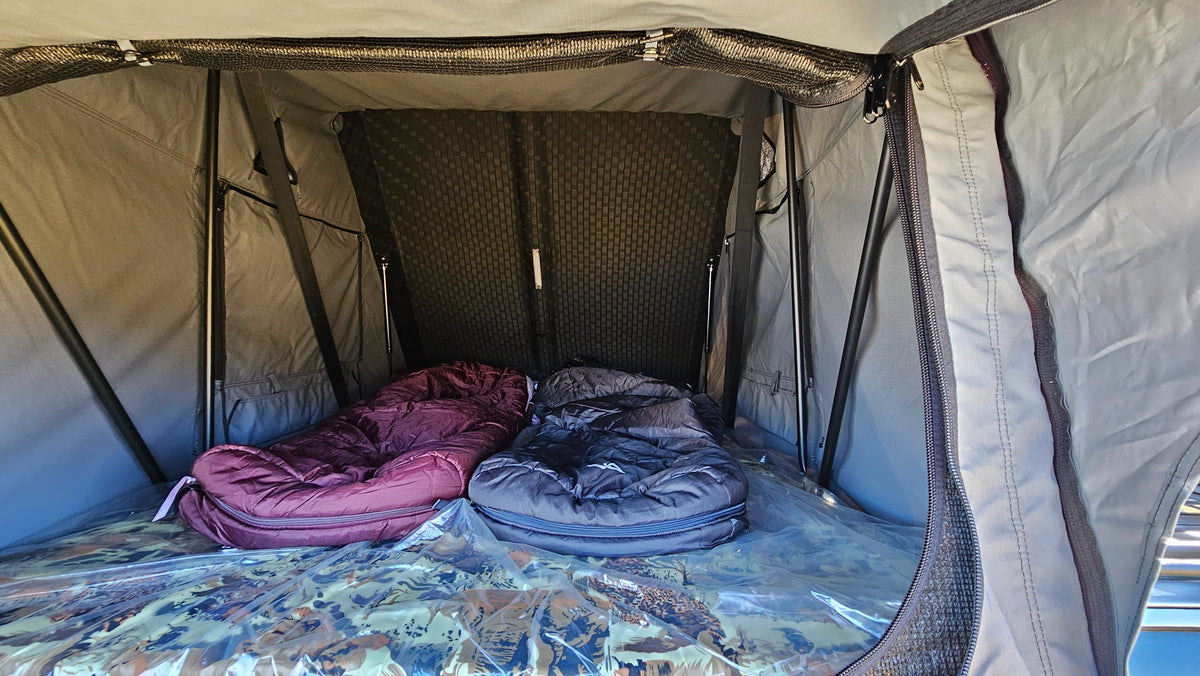 EEZI-AWN SABRE Lite Hard Shell Roof Tent - image 9