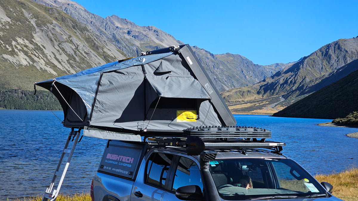 EEZI-AWN SABRE Lite Hard Shell Roof Tent - image 5
